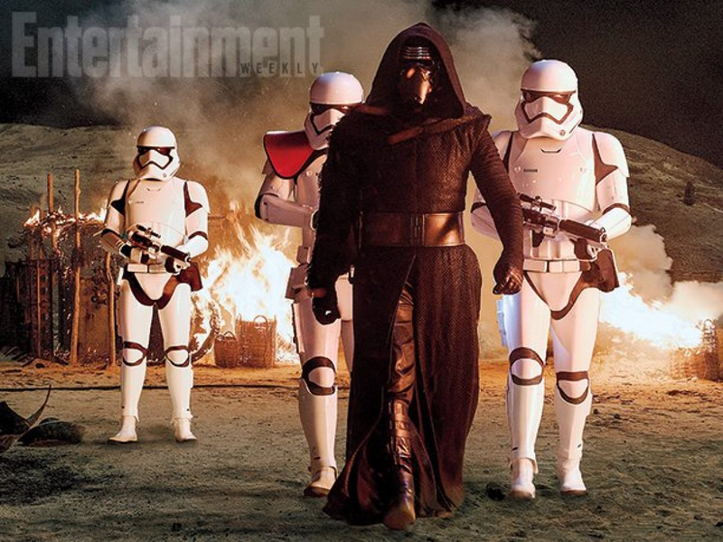 Illustration for article titled Here are some new Force Awakens pictures to peruse over your blue milk
